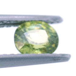 0,56ct Demantoid Oval Cut