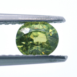 0,56ct Demantoid Oval Cut