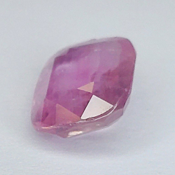 3,15 ct Rosa Saphir im Kissenschliff  9,97 x 7,59 x 4,00 mm