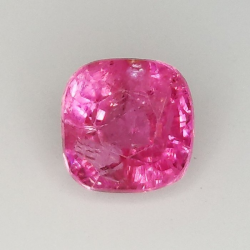 1,26 ct Cushion-cut pink sapphire 5,90 x 5,95 x 4,15 mm