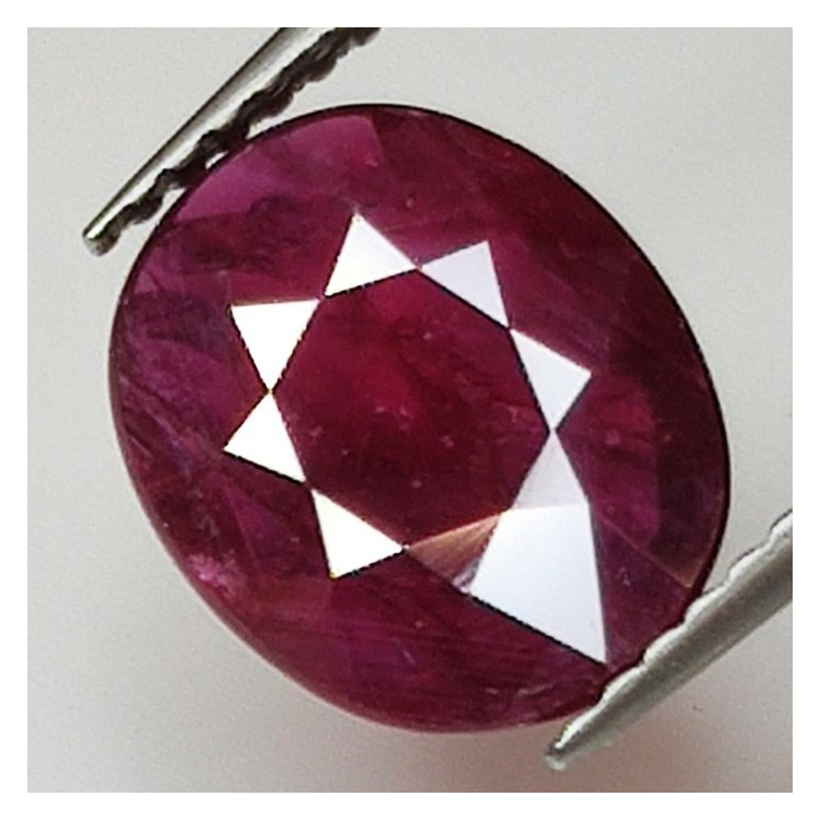 2,46 ct Rubis ovale 10,27 x 8,40 x 2,63 mm