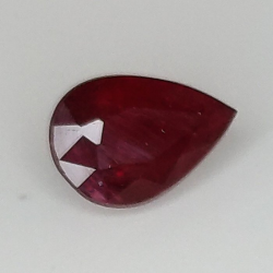 1.07 ct Rubis taille poire 7,22 x 5,01 x 3,80 mm