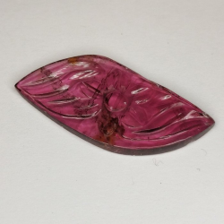 Taglio fantasy tormalina rubellite da 8,23 carati 28,10 x 13,48 x 2,52 mm