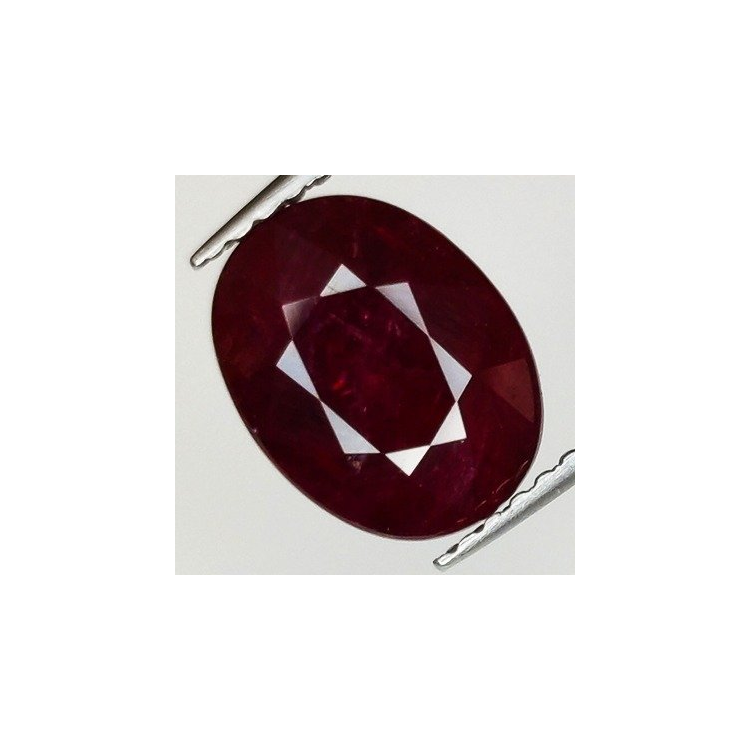 3,47 ct Rubí oval 9,55 x 7,41 x 5,42 mm