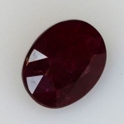 3,47 ct Rubí oval 9,55 x 7,41 x 5,42 mm