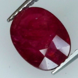 2,13 ct Ovaler Rubin 9,35 x 7,08 x 3,25 mm