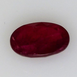 2,13 ct Rubí oval 9,35 x 7,08 x 3,25 mm