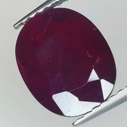 2,45 ct Rubino ovale 9,74 x 7,87 x 3,16 mm