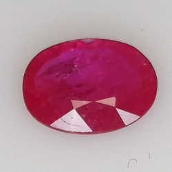 1,07 ct Rubino ovale 7,74 x 5,99 x 2,39 mm
