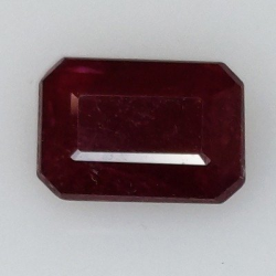 1,18 ct Rubin im Smaragdschliff 7,13 x 4,97 x 2,96 mm