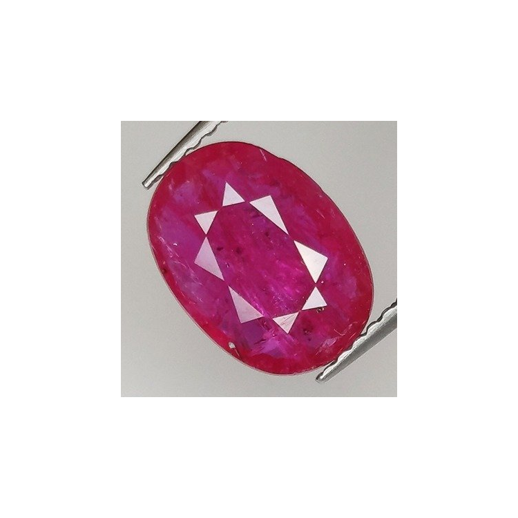2,35 ct Rubino ovale 10,40 x 7,68 x 2,81 mm