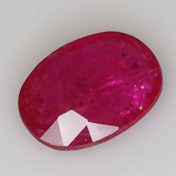 2,35 ct Rubino ovale 10,40 x 7,68 x 2,81 mm
