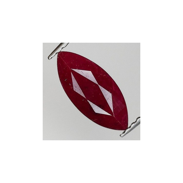 1,61 ct Pigeon's Blood Ruby Marquis Size 11,43 x 4,99 x 3,35 mm