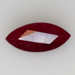 Rubino marchese sangue di piccione da 1,61 ct, dimensioni 11,43 x 4,99 x 3,35 mm