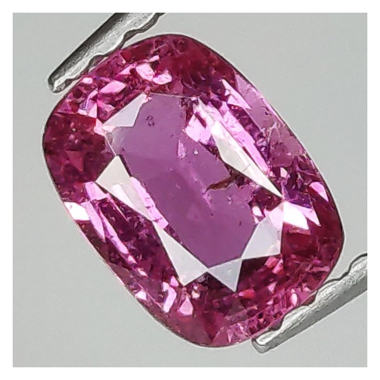 1,09 ct Rosa Saphir im Kissenschliff  6,51 x 4,74 x 3,42 mm