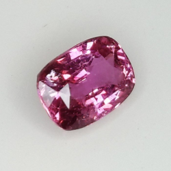 1,09 ct Saphir rose taille coussin  6,51 x 4,74 x 3,42 mm