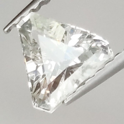 1,05 ct Saphir incolore Taille triangulaire 6,10 x 6,75 x 3,58 mm