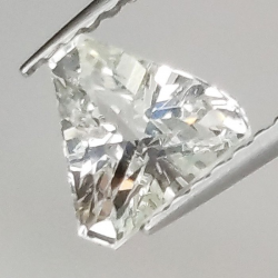 1,05 ct Farbloser Saphir Dreieckiger Schliff 6,10 x 6,75 x 3,58 mm