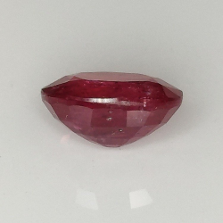 1,99 ct Rubis ovale 8,20 x 6,80 x 4,08 mm