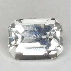 Saphir incolore 1,04 ct taille émeraude 6,16 x 4,49 x 3,69 mm