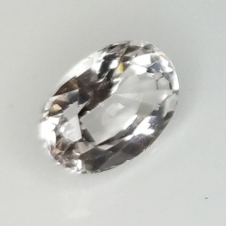 1,04 ct Saphir incolore Coupe ovale 7,06 x 5,12 x 3,79 mm