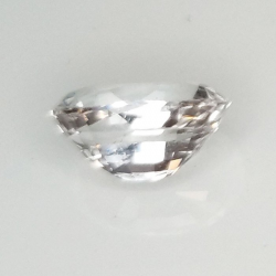 1,04 ct Saphir incolore Coupe ovale 7,06 x 5,12 x 3,79 mm
