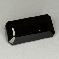 7,97 ct Turmalina Talla Esmeralda 16,67 x 8,21 x 5,67mm