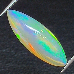 Opale taille marquise 1,32 ct 11,04 x 6,15 x 4,50 mm