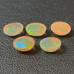 3,04 carati Opale taglio ovale Circa: 7 x 5 x 3 mm