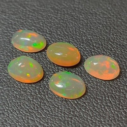 2,43 ct Ópalo talla oval Aprox: 7 x 5 x 3 mm