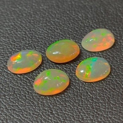 2,43 carati Opale taglio ovale Circa: 7 x 5 x 3 mm