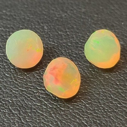 2,28 ct Opale taglio rotondo circa 6 mm