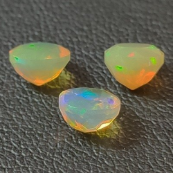 2,03 ct Opal rund geschliffen ca. 6mm