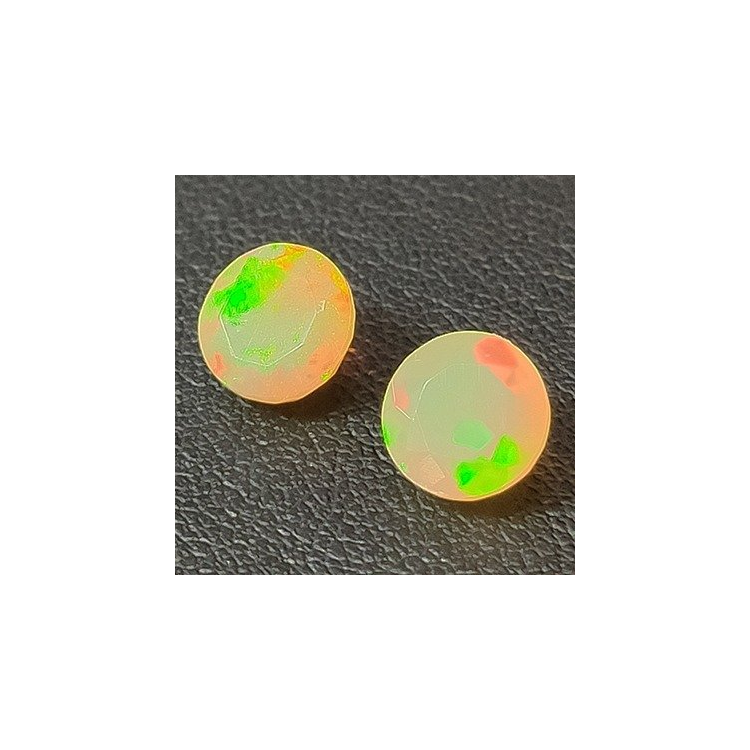 1,85 ct opal round cut approx. 7 mm