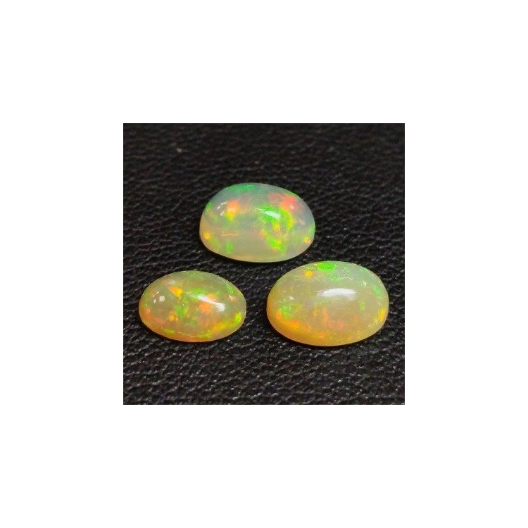 2.61 ct Noble opal oval cut approx: 8 x 6 x 4 mm