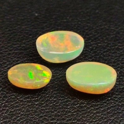 2,61 carati Nobile opale taglio ovale circa: 8 x 6 x 4 mm