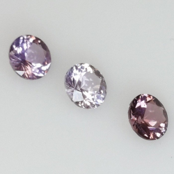 1,23 ct Espinela Talla Redonda aprox 4,5-4,6 mm