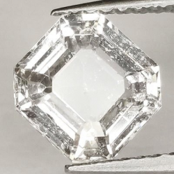 2,11 ct Zafiro Incoloro Talla Esmeralda 7,15 x 6,94 x 4,20 mm