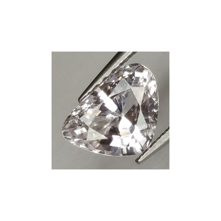 1,41 ct rosa Saphir im Phantasieschliff 7,84 x 5,69 x 4,12 mm