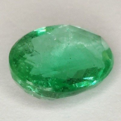 0,99 ct Esmeralda oval 7,97 x 5,92 x 3,15 mm