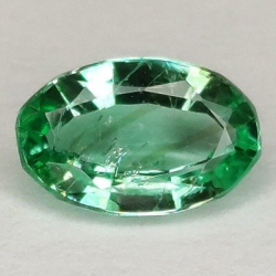 0,90 ct Ovaler Smaragd 7,87 x 5,15 x 3,10 mm