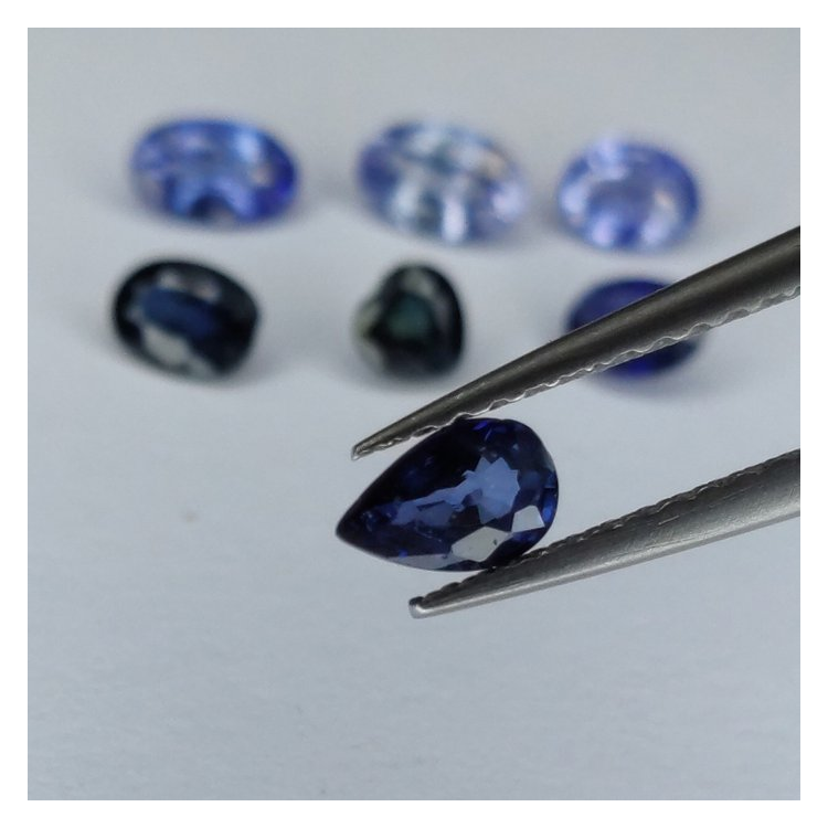 1,72 ct Blue Sapphire ovale approx 5 x 3 mm