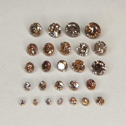 Diamante marron en talla redonda 1.00-3.65 mm