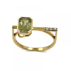 18KT white gold ring with yellow sapphire and diamond.