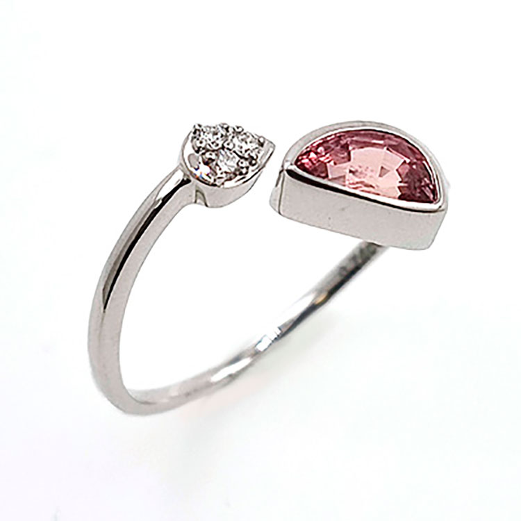 18KT Weißgold Padparadscha Saphir und Diamant-Ring.