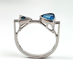 Aquamarine and diamond 18KT white gold ring.