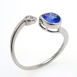 Ring aus 18KT Weißgold mit Tansanit und Diamant.