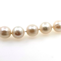 Collier de perles de rivière 10 mm en argent d'une longueur de 40 cm