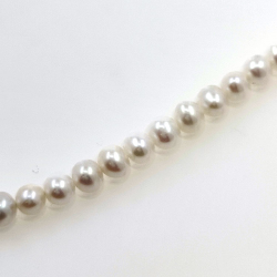 Filo di perle di fiume da 4 mm con una lunghezza di 40 cm