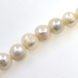 Strand of river pearls of 10 x 9 mm with 40 cm long